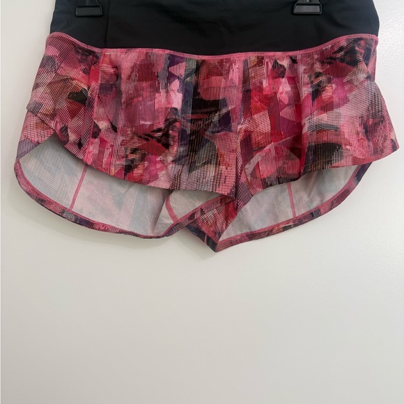 lululemon athletica Pants - Lululemon Speed Up Black/Pink Shorts Size 6